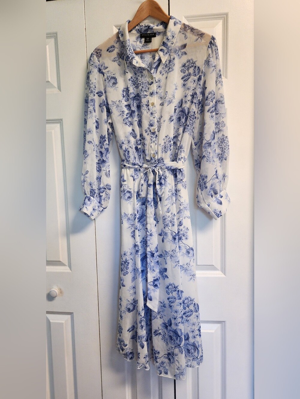 Size 16 W Stella &JULIE  Blue & White Floral Button-Front Midi Dress RETAIL 160$